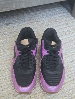 Nike Women's Black and Metallic Purple Athletic Sneakers